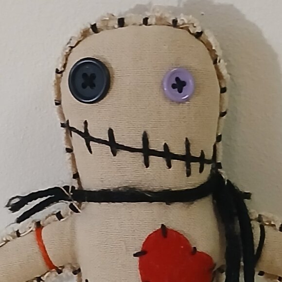 Rustic cloth voodoo doll - Picture 2 of 4